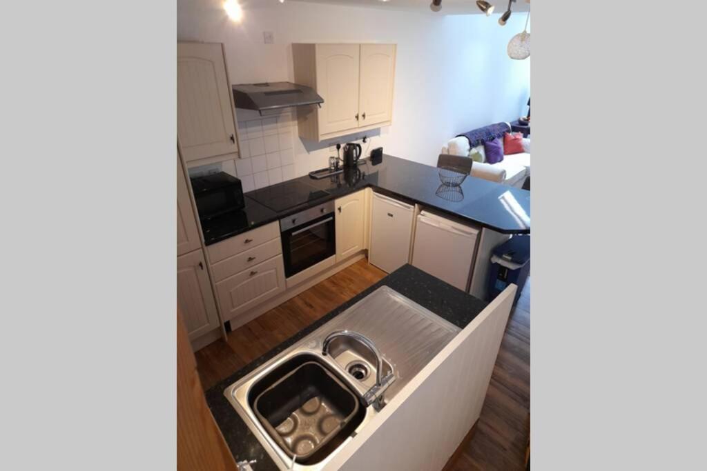 Town Centre Cottage Тюксбъри Екстериор снимка