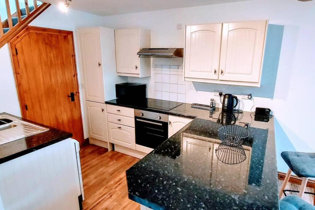 Town Centre Cottage Тюксбъри Екстериор снимка